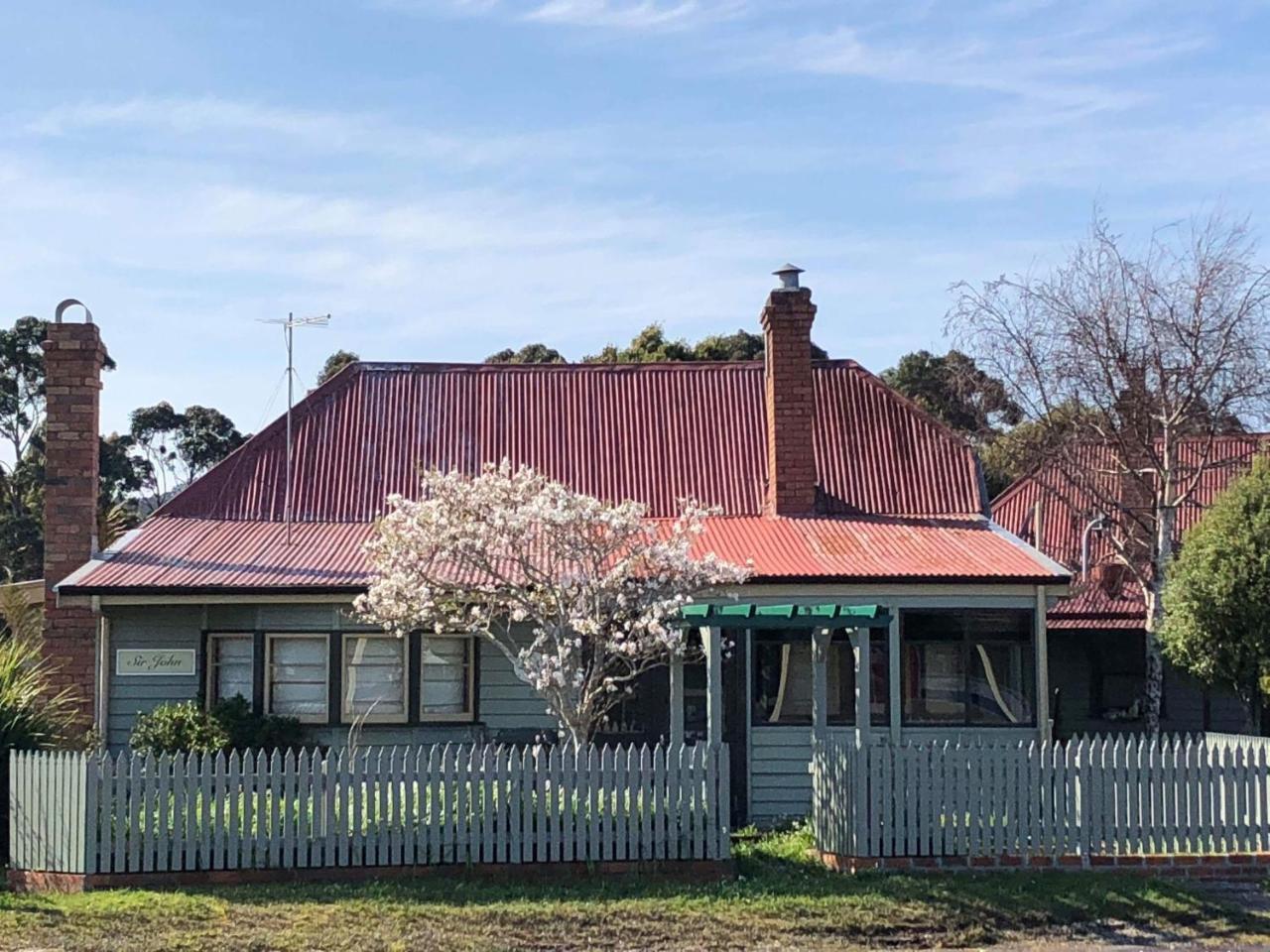 Kerrellie Cottages Strahan Exteriör bild